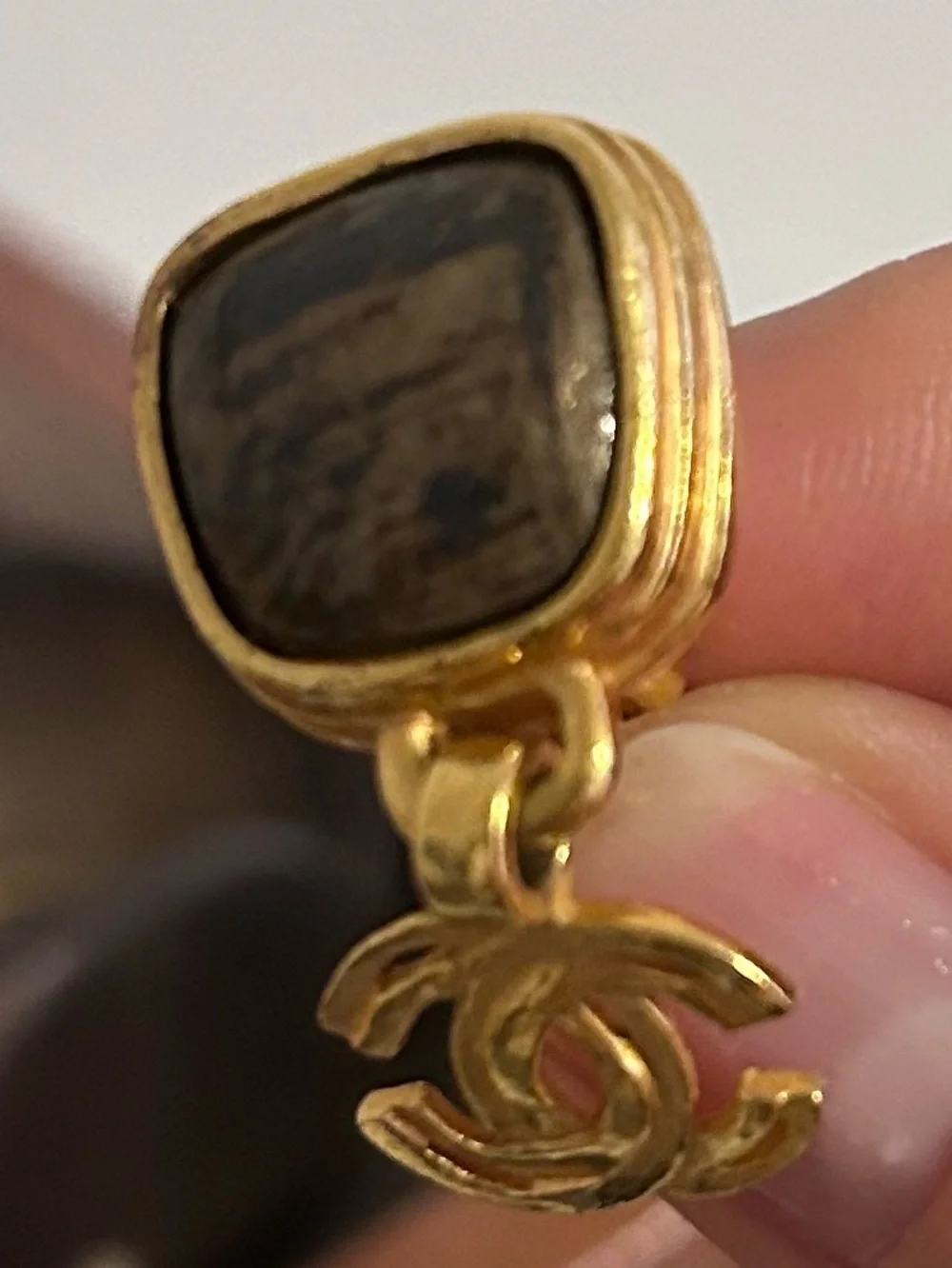 Vintage CHANEL Gold earrings
